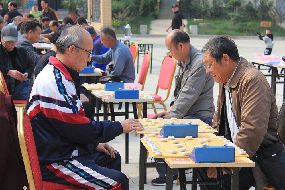 洛阳市首届全民健身运动象棋比赛在颐龙仙谷举行8.jpg