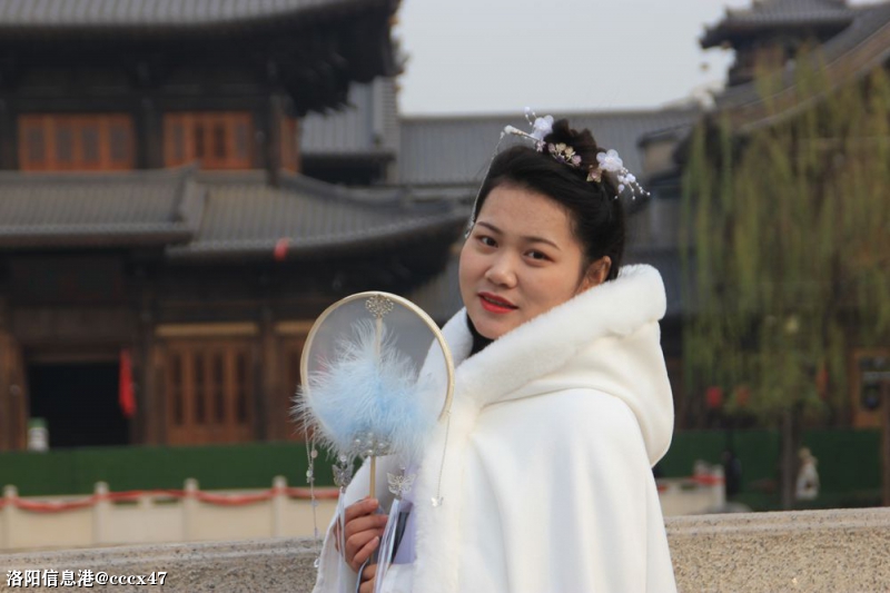 洛邑古城偶遇郑州游客拍写真随拍13.jpg