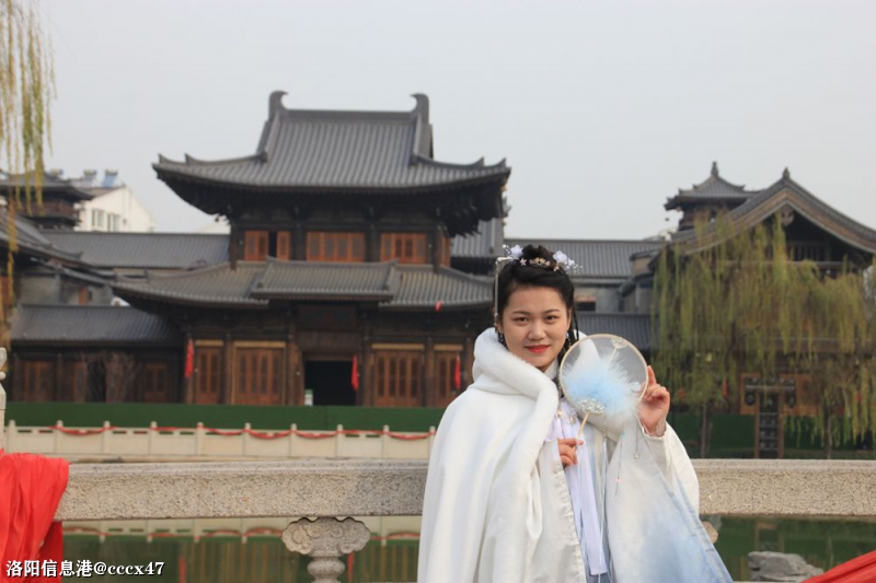洛邑古城偶遇郑州游客拍写真随拍12.jpg