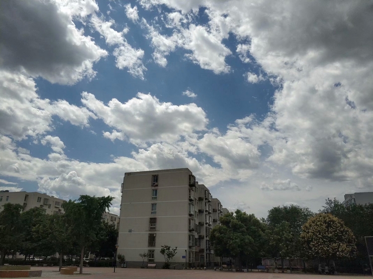 手机拍摄：湛蓝的天空白色的云8.jpg